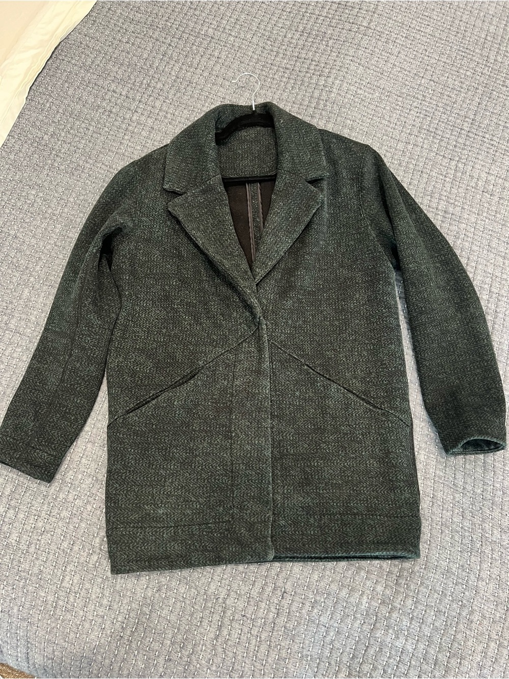 Lululemon Women's Cozy Car Coat Size 8 Green and Black. Blazer. Fleece lined